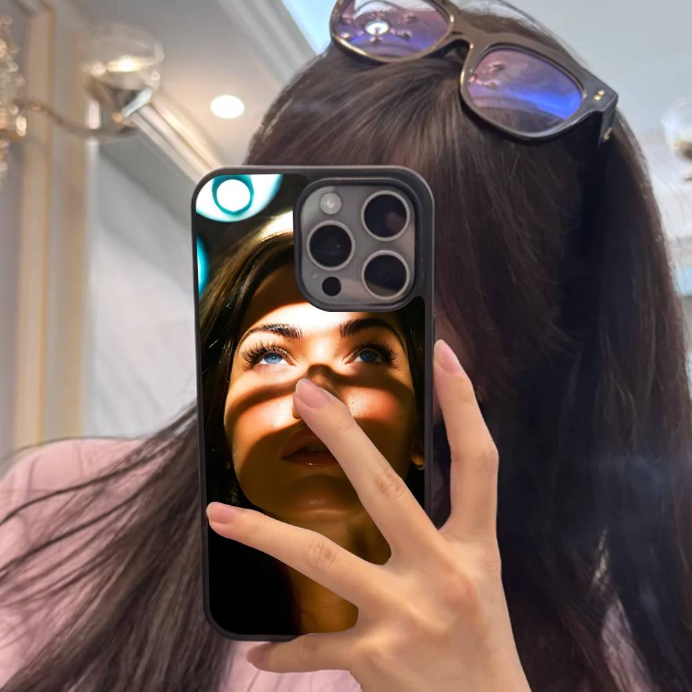 Schauspielerin M-Megan Fox Modell Handyhülle Für IPhone 17 16 15 14 13 Plus 12 11 Pro Max PC+TPU Hüllen Rückseite