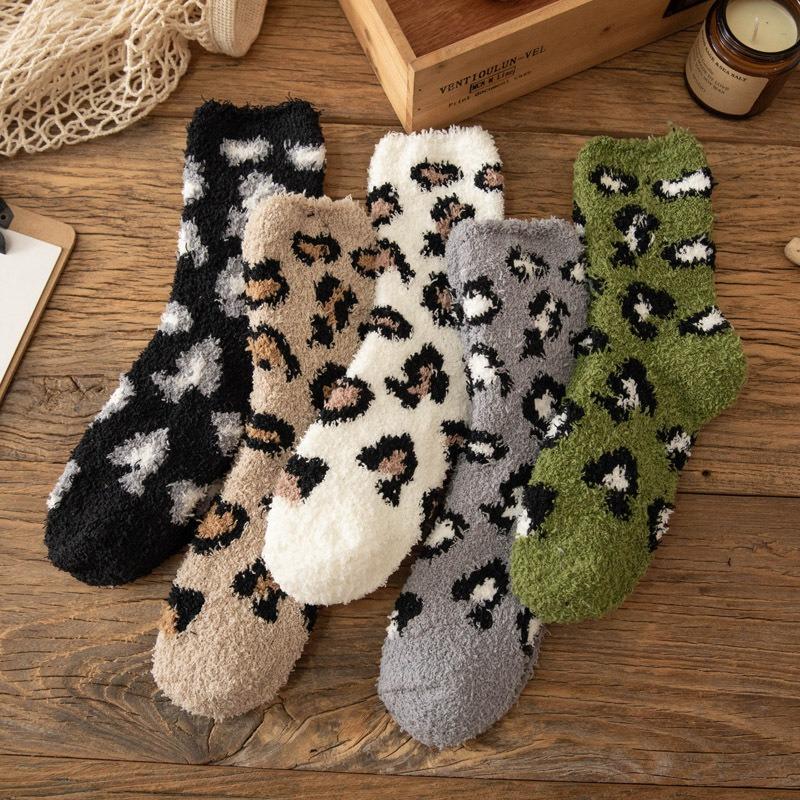 2/5 Pairs Durable Coral Fleece Stockings Winter Non-Slip Socks Sleep Socks Adult Youth Socks