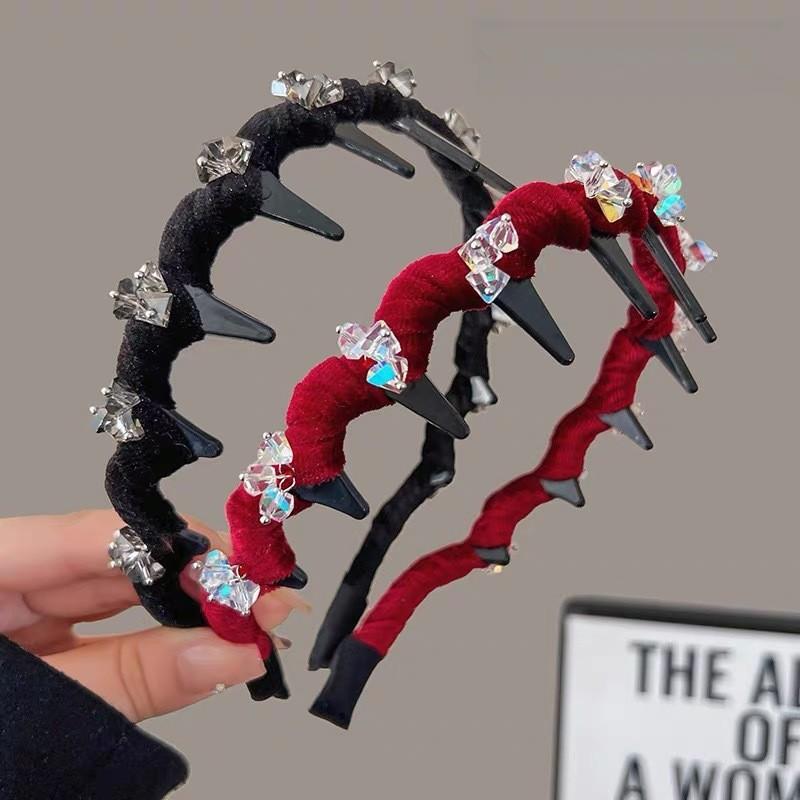 Light Luxury Velvet Wavy Headband For Women With Rhinestone Embellishments Fashion Hair Accessories