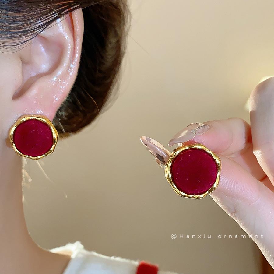 Silver Needle Flocked Round Square Stud Earrings: Elegant and Versatile High-End Jewelry