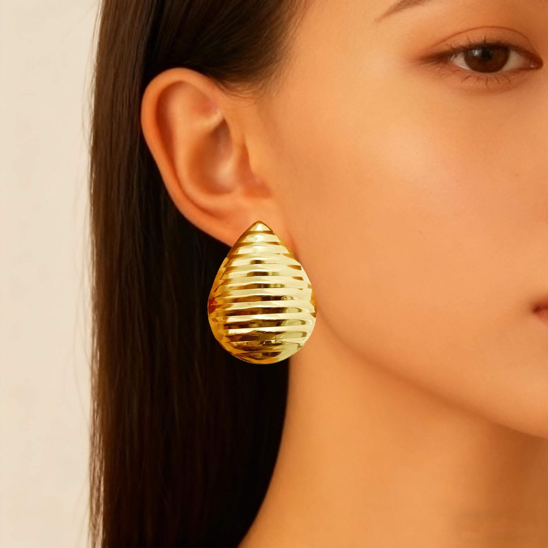 Commuter Simple Water Drop Stripe Design Earrings Geometric Oval Cold Wind Stud Earrings Earrings
