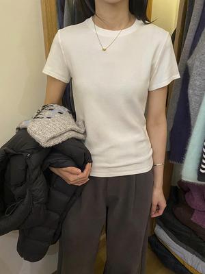EverTrue Women's Knit Round Neck Short Sleeve Loose Top - Autumn/Winter Korean Style, Pure Color