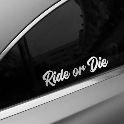 Accessori esterni – Adesivi per auto