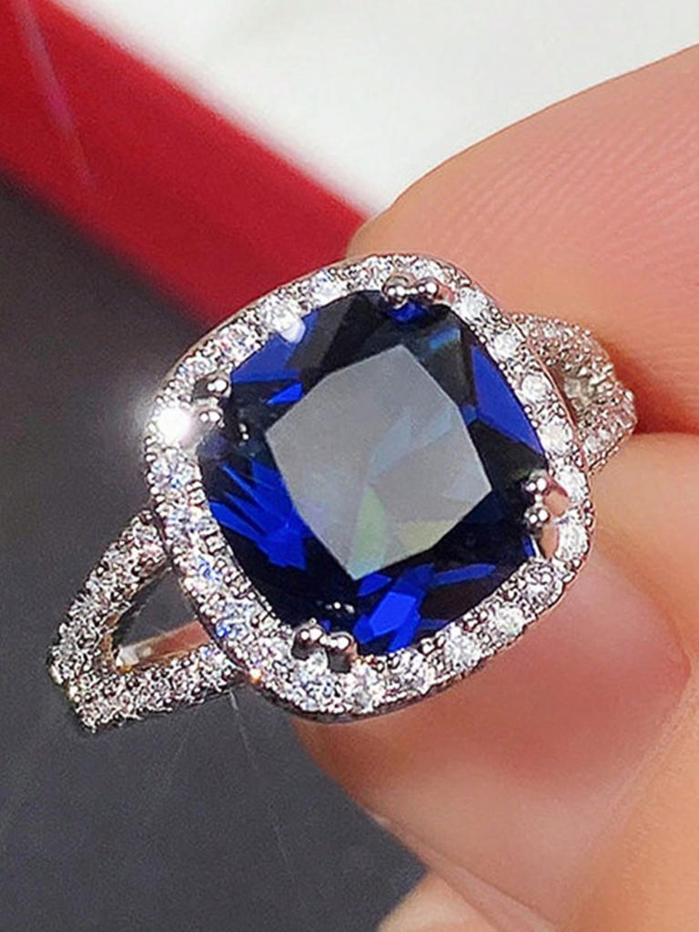 European and American Fashionable Women's Simple and Atmospheric Wedding Ring, Personalized and Creative Sapphire High-end Ring