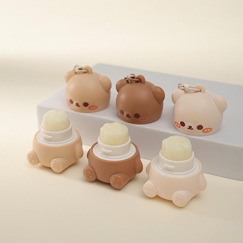 Shi Jing Cute Bear Keychain Lip Balm: Moisturizing & Hydrating Lip Care for Children and Students, Ideal for Autumn and Winter.
