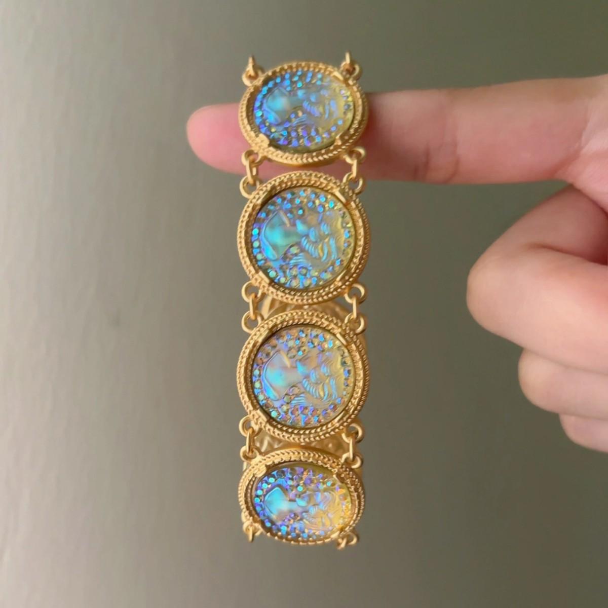 

Mysterious Court Style Mermaid Ji Exquisite Bracelet Symphony Disc Unique Temperament Heavy Industry Bracelet Jewelry золотий