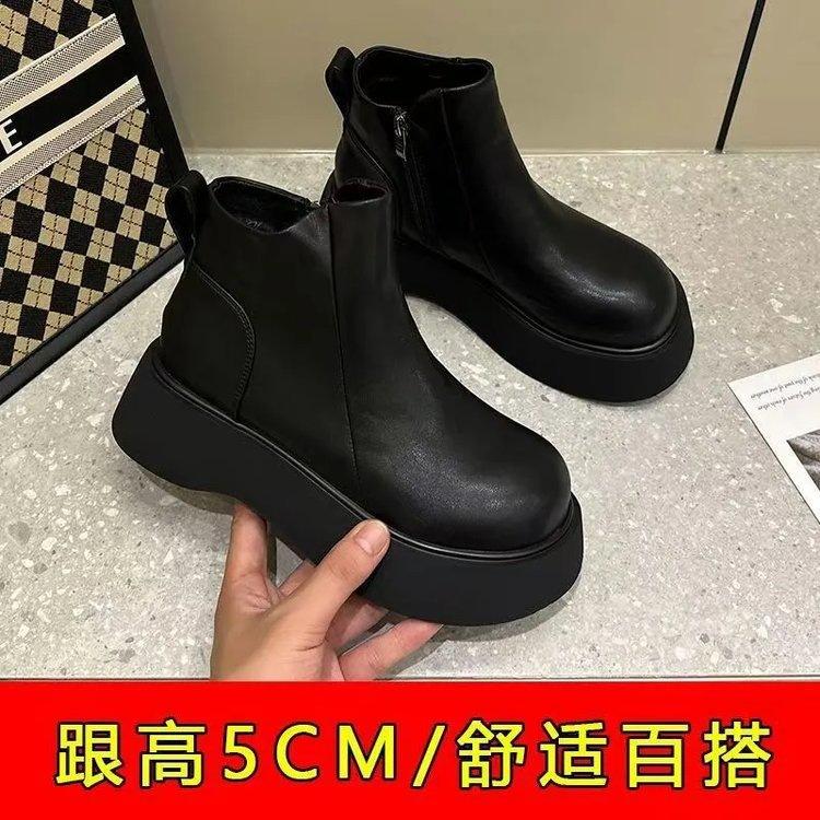 Soft leather thick-soled short boots, new big-headed muffin bottom in autumn and winter, retro small boots with velvet.