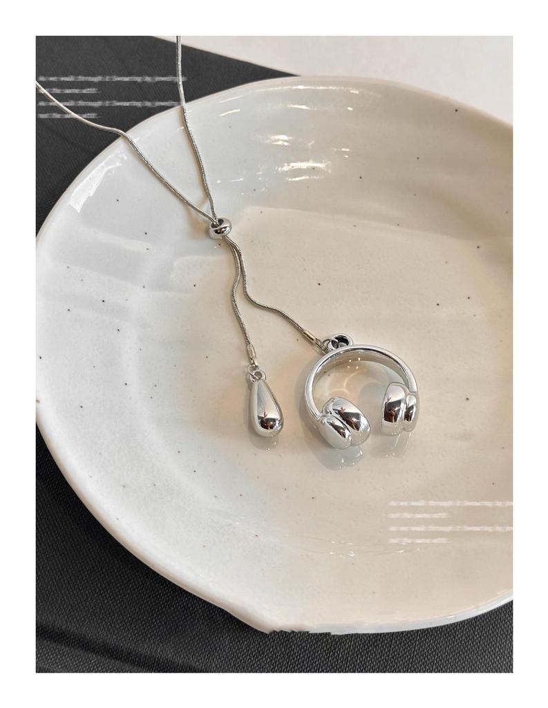 Silver Earphone Pendant Necklace: Versatile, Fashionable Sweater Chain for Autumn/Winter - High-End Niche Design