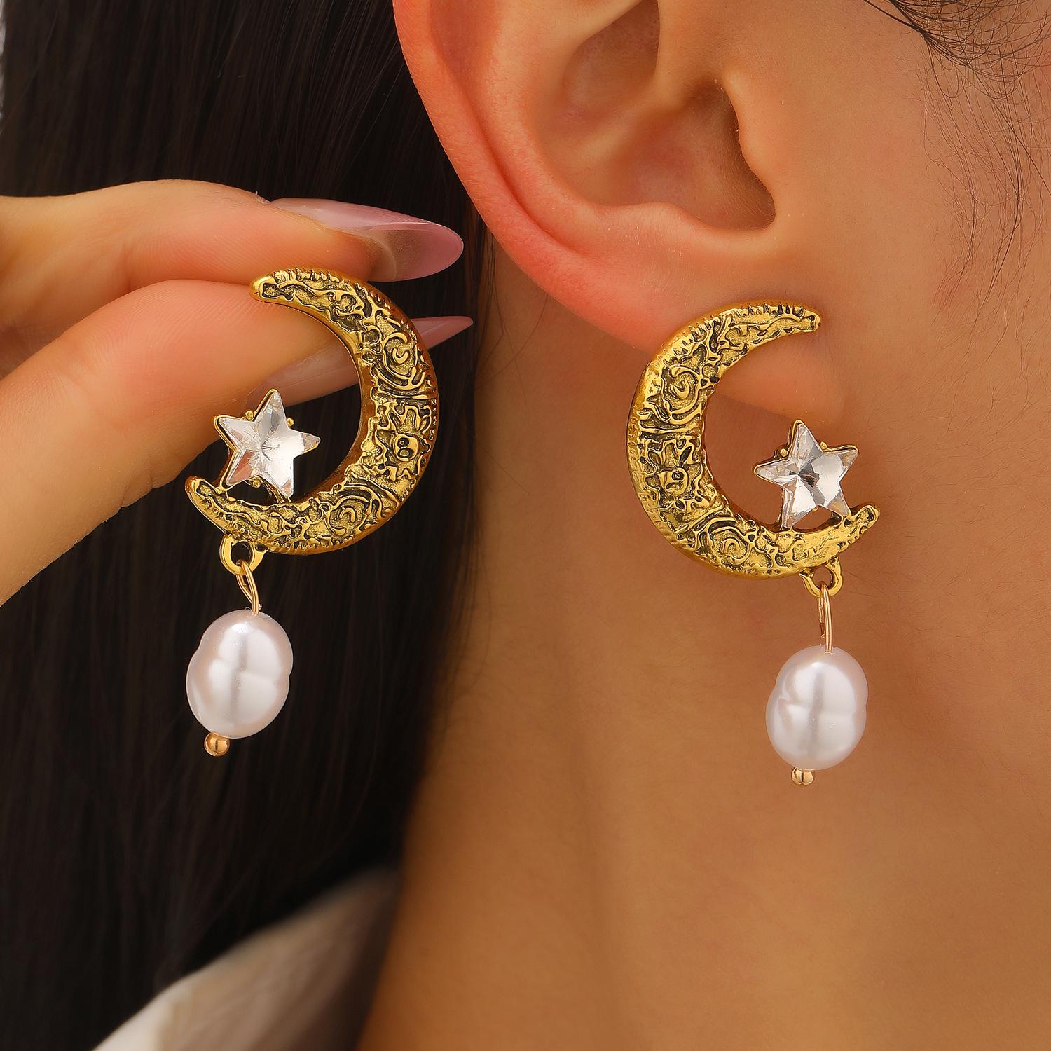 Retro Elegant Rhinestone Star Moon Pearl Earrings for Women