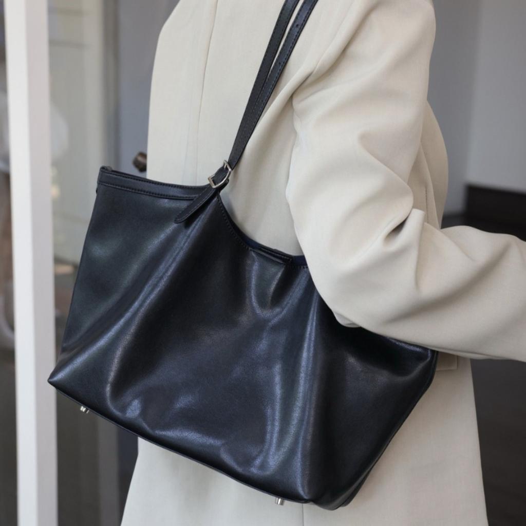 2025 Minimalist Solid Genuine Leather Tote Package Single Compartment Large Capacity Women's Handbag Underarm Bag Handheld Bag Cowhide
