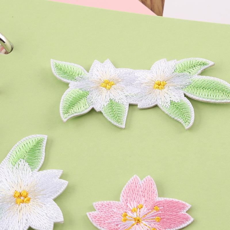 Embroidery label flower clothes patch sticker clothing accessories badge jewelry accessories self-adhesive embroidery cloth sticker