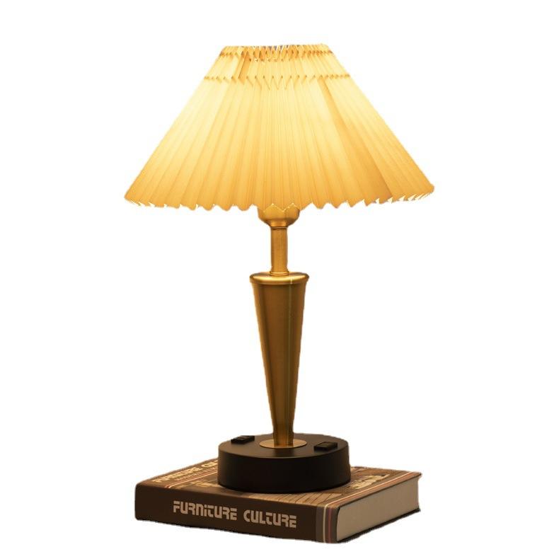 Luxe Scandinavische Creatieve Tafellamp Vintage Nachtkastlamp Meisjeshart Decor Nachtlampje voor Woonkamer Slaapkamer Hotel