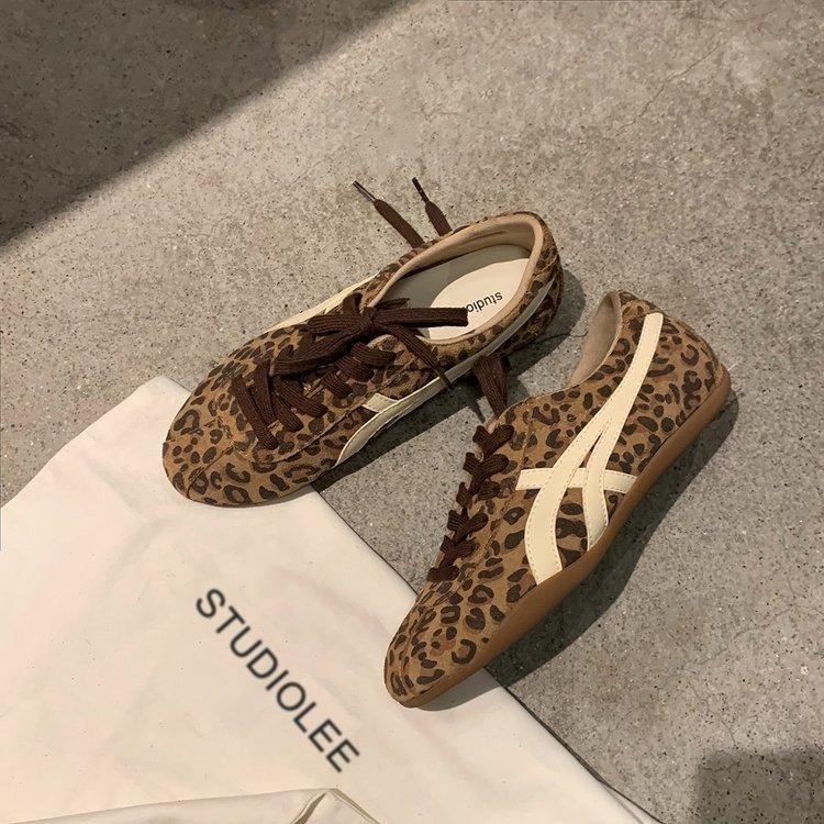 Flat-bottomed Dexun shoes~ 2025 fashionable contrasting color lace-up flat-bottomed soft baseplate shoes casual Forrest Gump Dexun shoes women's autur