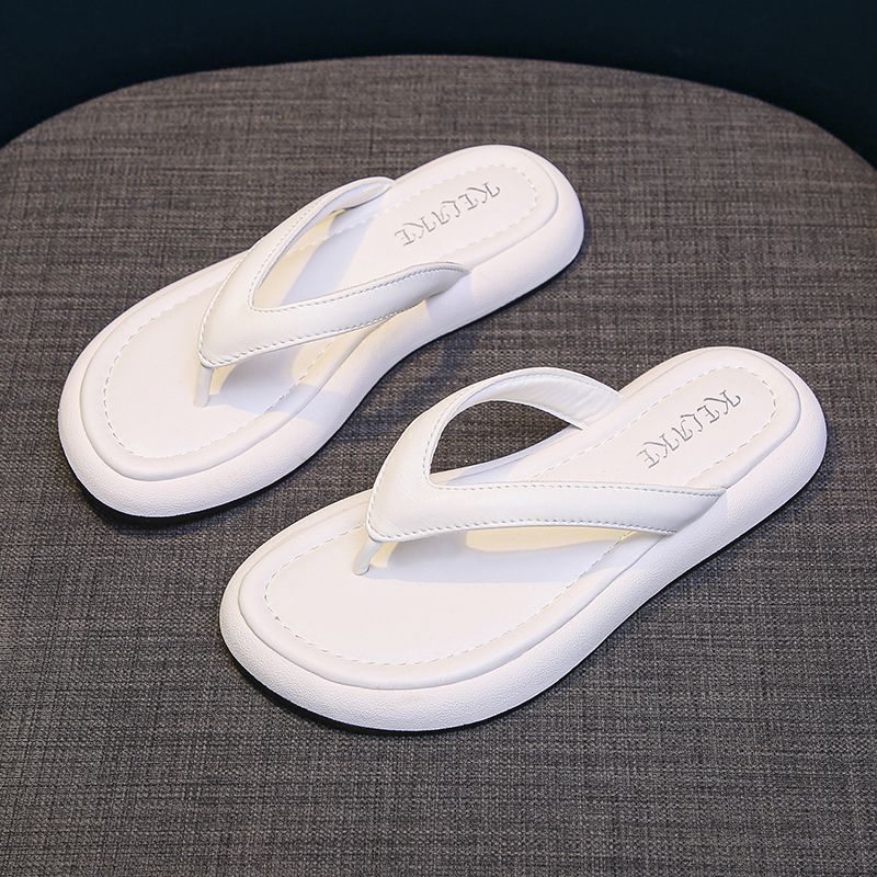 Slippers women's summer outer wear summer new versatile flip-flops flat-bottomed beach niche cool slippers