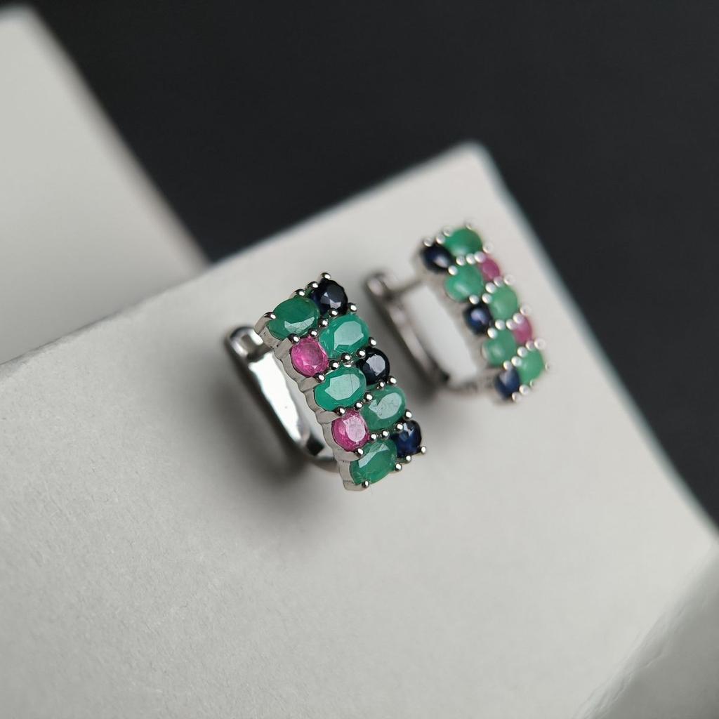 Серебряные серьги с натуральным сапфиром 4.05ct, изумрудом, рубином (2182344)
