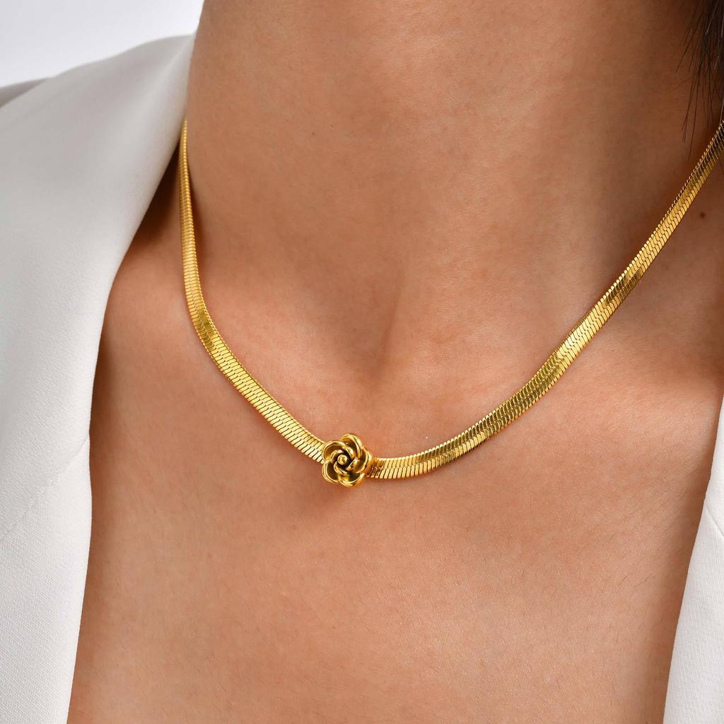 Wind Stainless Steel Plated 18K Gold Rose Blade Chain Necklace, Ladies Premium Clavicle Chain Nc-2470