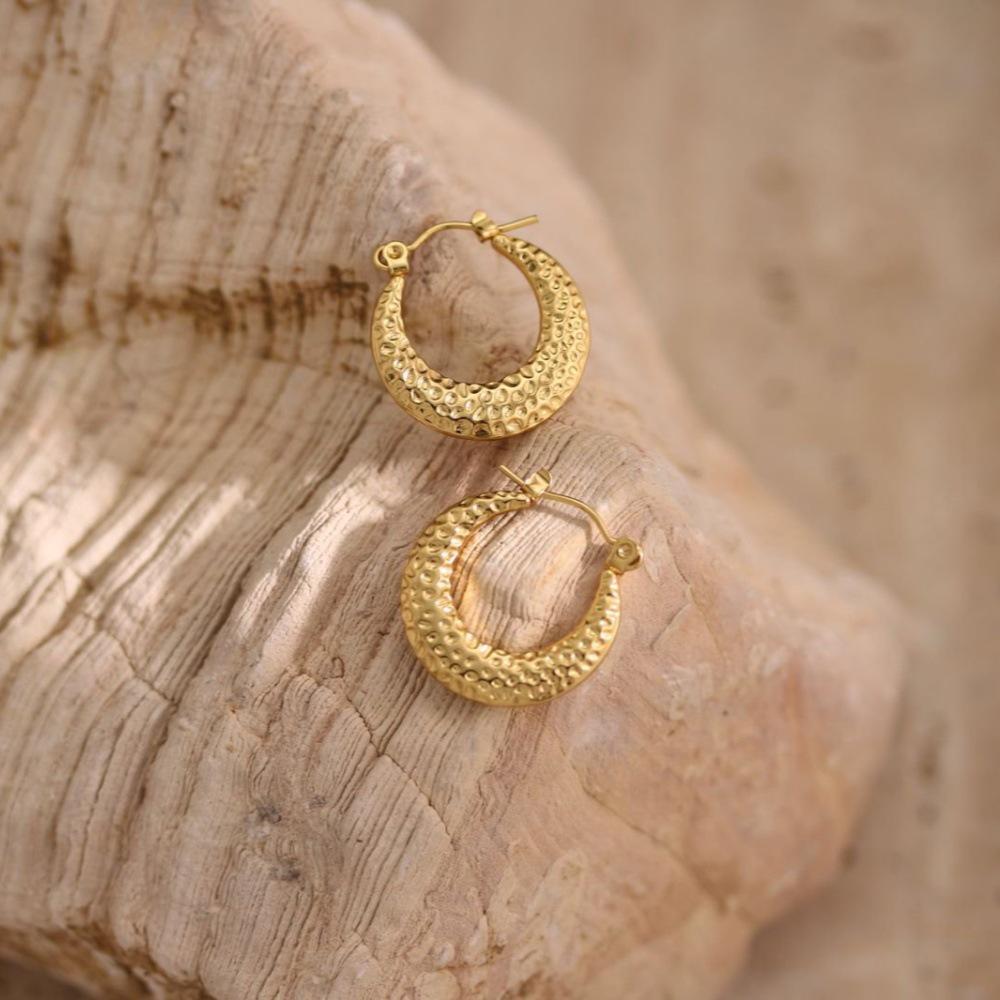 Geometric Hammered Stainless Steel Stud Earrings: Fashionable, Versatile Ear Jewelry