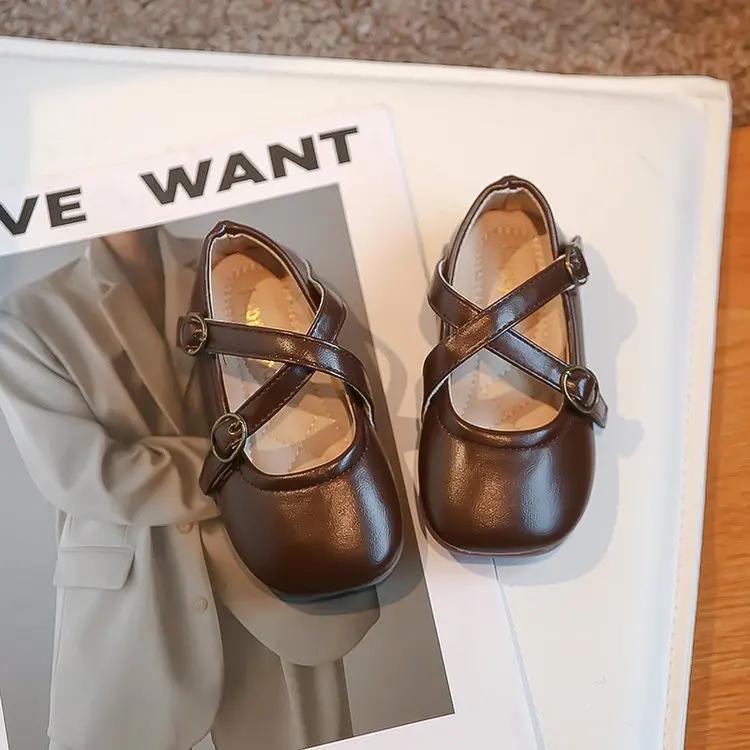 

Туфли из натуральной кожи для девочек, весна 2024, новые мокасины в корейском стиле для студентов с мягкой подошвой, однотонные туфли с круглым носком, на плоской подошве, с крестообразным ремешком 21 коричневый