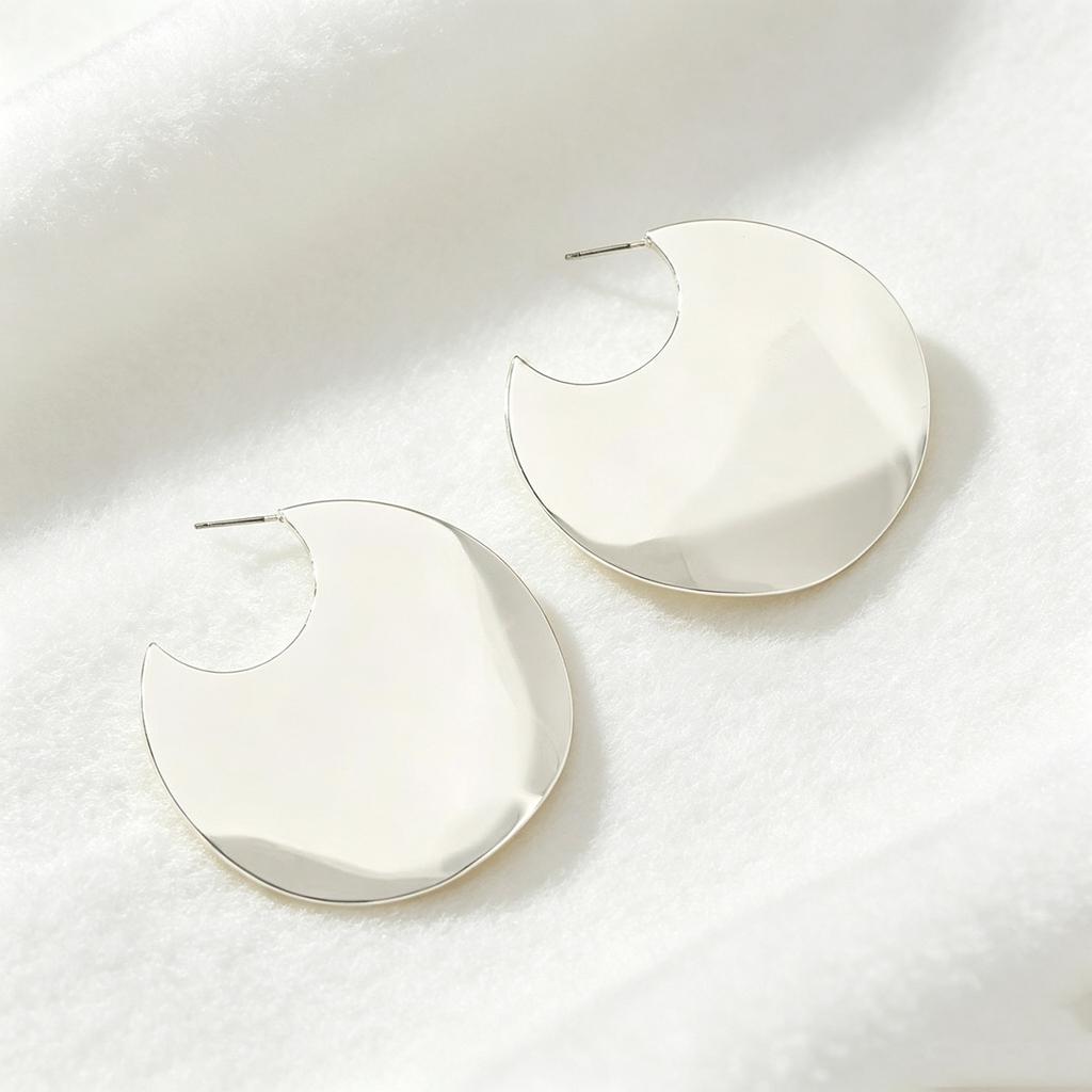 European and American Style Exaggerated Metal Smooth Surface Large Round Stud Earrings Geometric Round Glossy Trend Earrings
