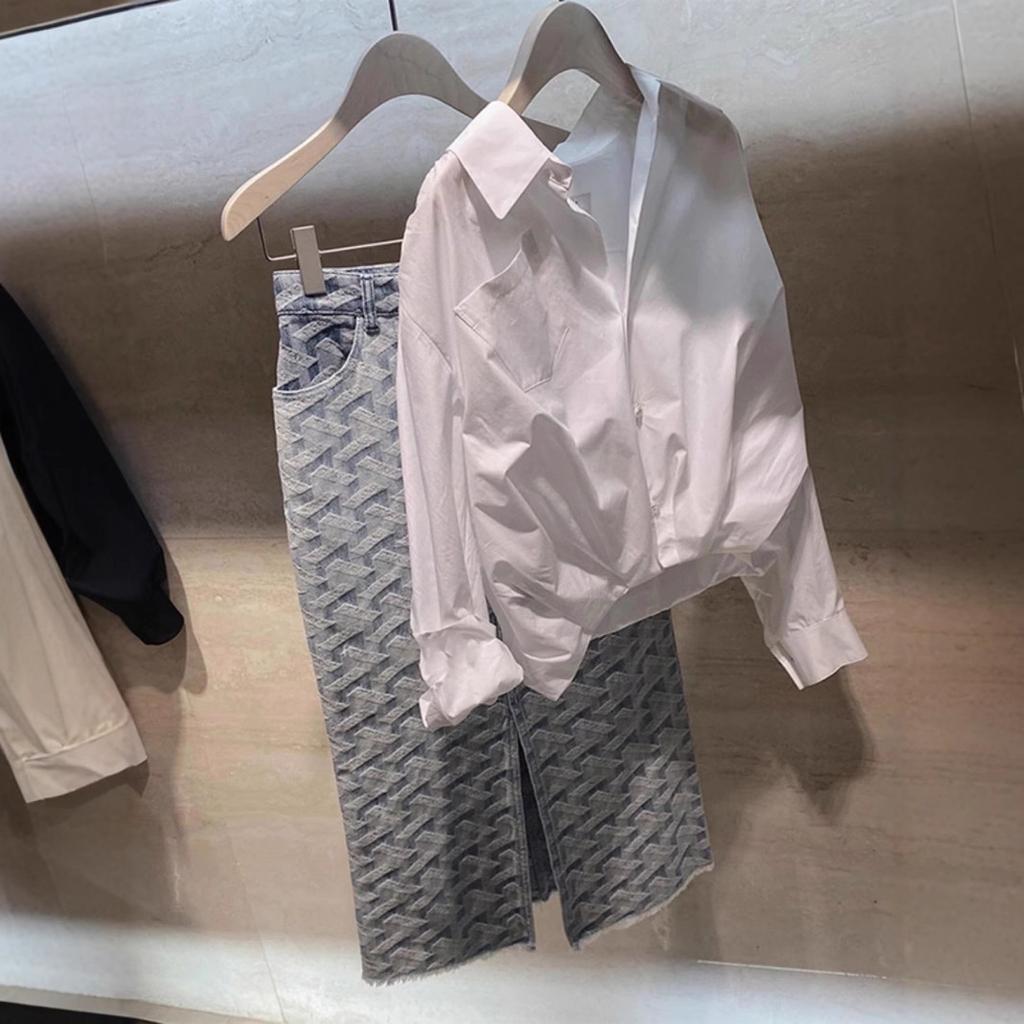 Chic Unique Light Mature Tops Niche Light Luxury Fashion Age-reducing and Slimming Black Shirts for Autumn