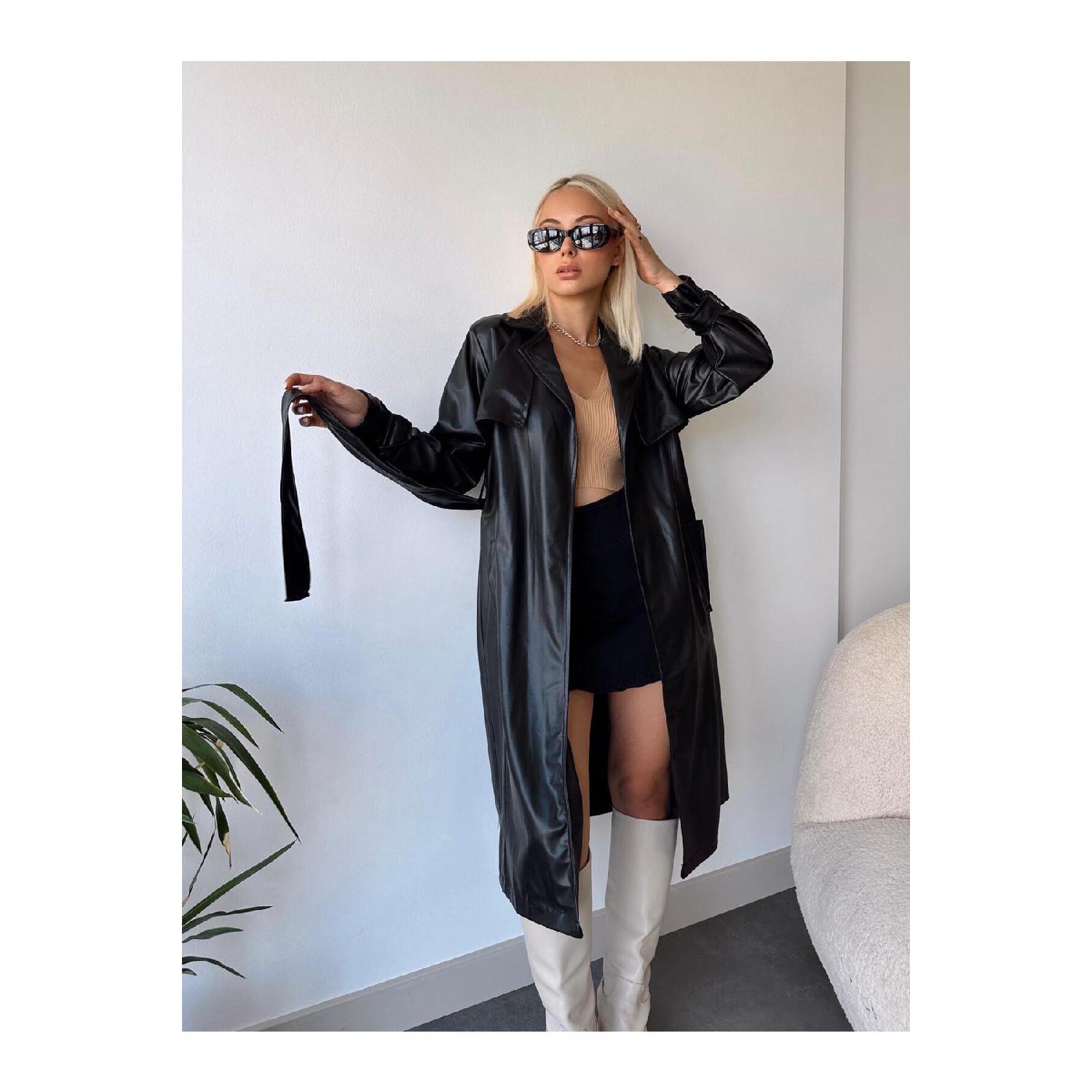 

Длинный плащ из искусственной кожи