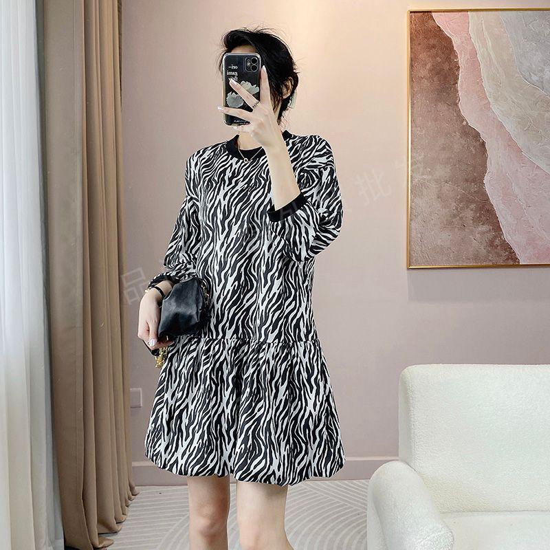

Американская внешняя торговля Длинный рукав круглый вырез Приталенный А-силуэт Полоски зебры Похудение Перерыв на чай Французский стиль Темперамент Повседневное и удобное платье Black and white Stripes S