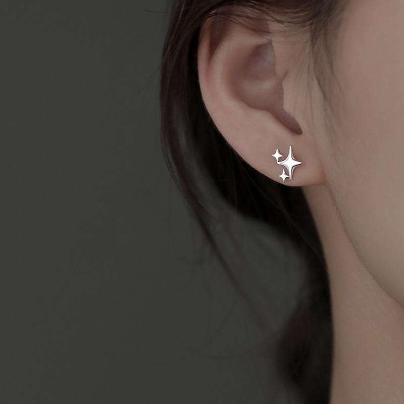 Summer 2023 Trendy Women's Star Stud Earrings: Simple, Chic, and Fashionable Design