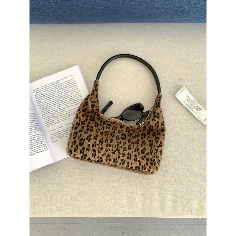 Personalized modern leopard print bags are now popular small handbags, high-end fashion plush handbags for women