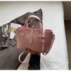 Premium Fashion Handbag Women's 2025 New Versatile Small Square Bag Simple Shoulder Messenger Bag