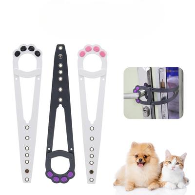 A Cat-elastic Door Lock with A Cat Door Bracket Latch To Prevent Dogs From Entering