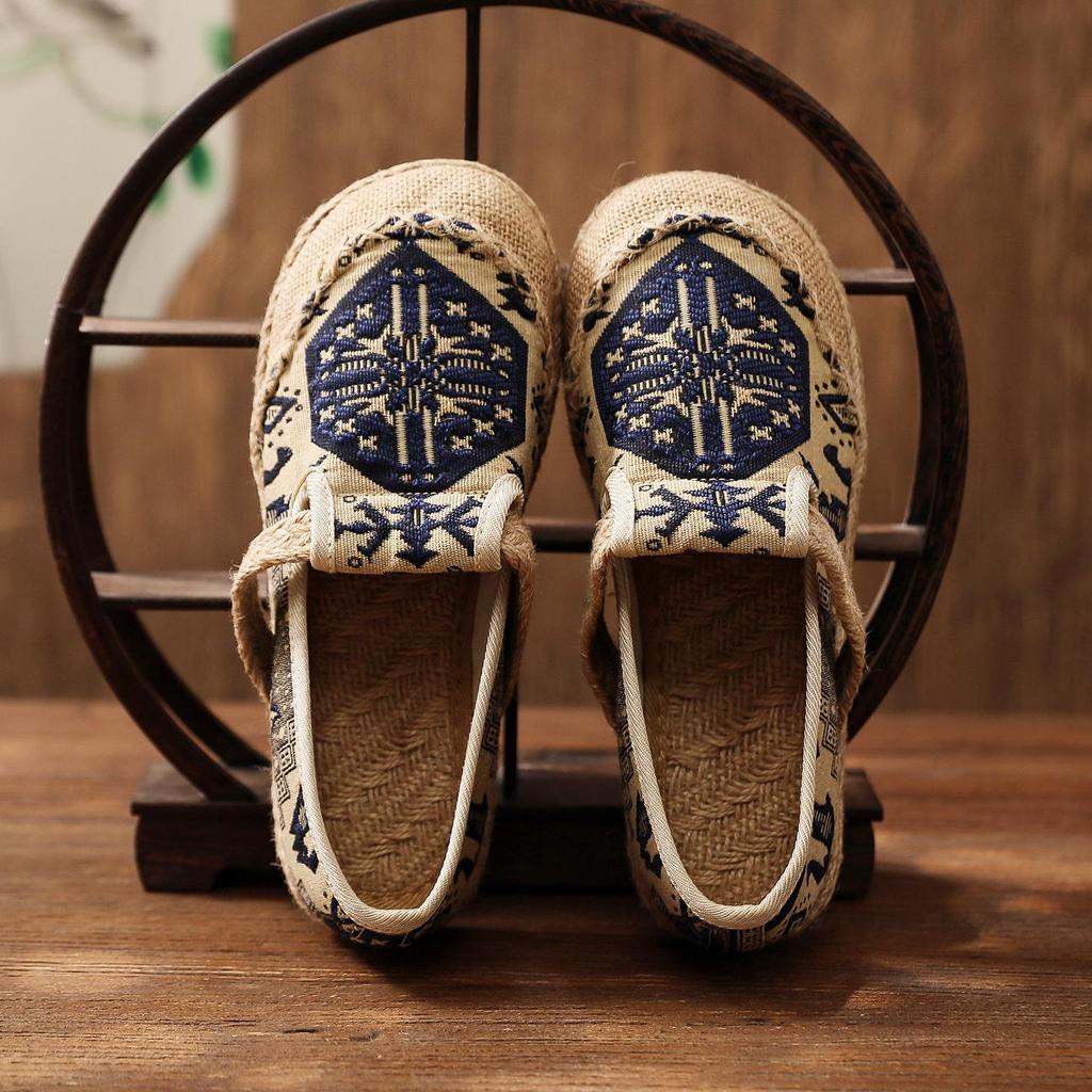 Trendy Ethnic Style Round Toe Cotton Linen Flat Shoes