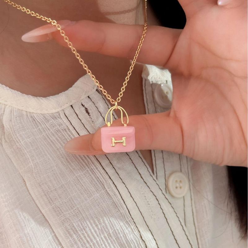 

Premium Pink Bag Necklace Women S Kangkang Bag Pendant Light Luxury Premium Clavicle Chain