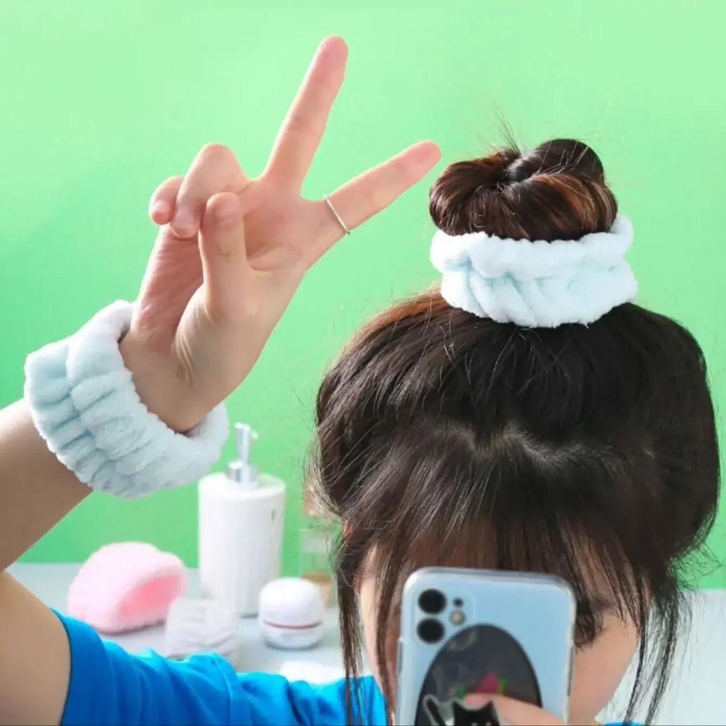 1Pair Wash Face and Wrist Absorb Water Sleeve Cover Sports Wipe Sweat Wrist Strap Moisture-proof Oversleeves Cleaning Supplies