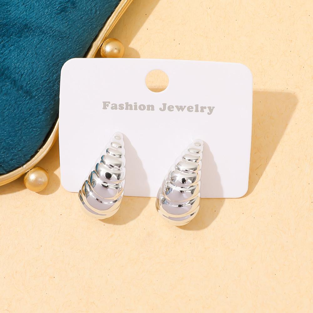 European and American ins geometric simple stud earrings acrylic niche high-end gold-plated earrings women's