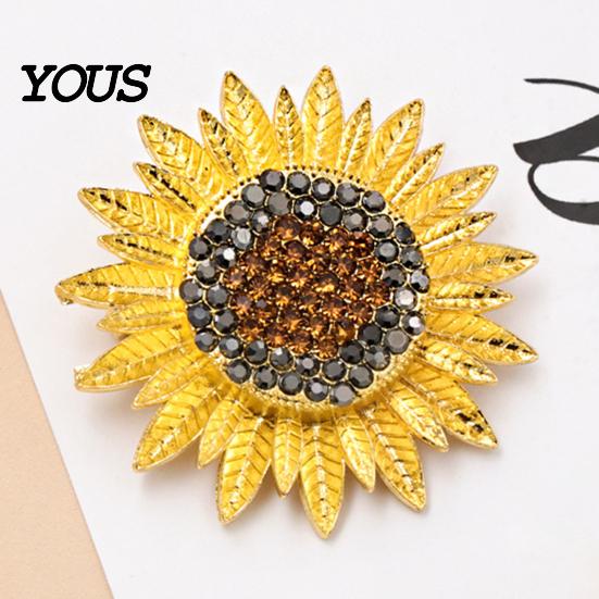 Decorative Sunflower Pin Brooch Pin, Large Design Lapel with Rhinestones Inlaid, Three-Dimensional Strong Buckle Petals Floral Badge, Electroplated