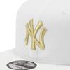 Czapka New Era 950 NEYYAN WHT MT GLD 25J z płaskim daszkiem, NY, Rozmiary, MLB, Biały/Złoty, M/L
