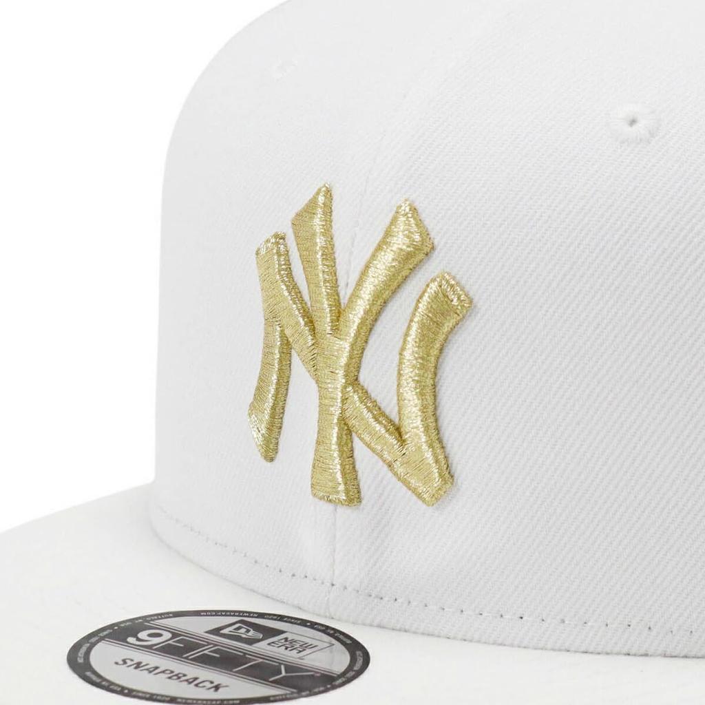 Czapka New Era 950 NEYYAN WHT MT GLD 25J z płaskim daszkiem, NY, Rozmiary, MLB, Biały/Złoty, M/L