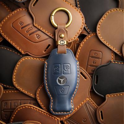 The Retro Key Cover Is Suitable for the Old Mercedes-Benz E300L C200L Pure Handmade Leather Key Protection Case Ring.