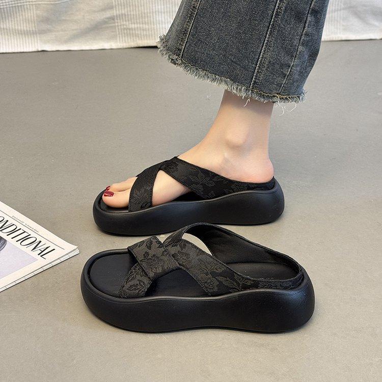 2025 spring and summer new slippers women's middle heel T-shaped muffin sole comfortable soft sole non-slip women's shoes one-word slippers