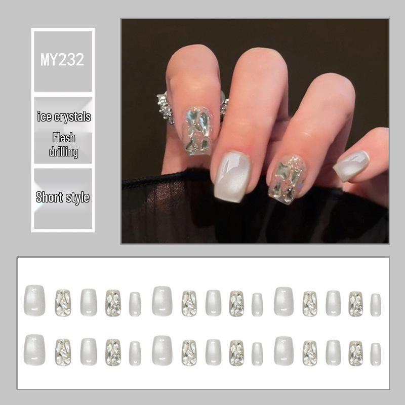 Chasing Light Cat's Eye Crystal Nails: Handmade, Detachable, Flash Diamond Design for Trendy, Stylish Looks.