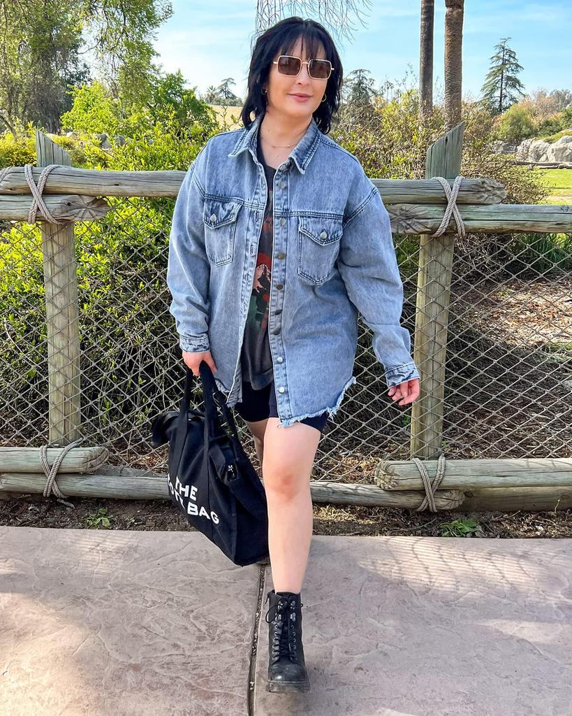 Women's Lightweight Fashion Denim Button-Up Shirt Jacket