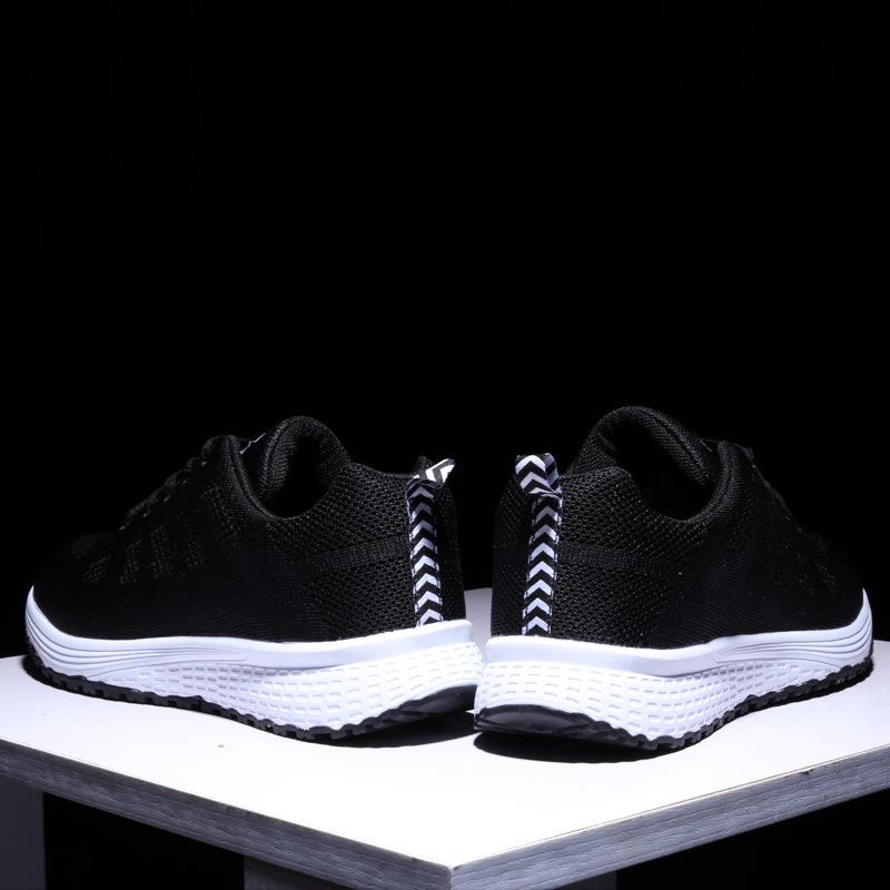 Spring new soft-soled running sneakers mesh breathable, light and comfortable men's and women's casual flying knitting fitness sports