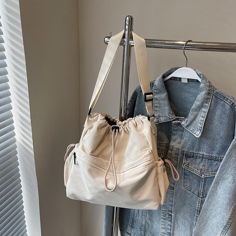 Crossbody Bag Korean Simple Personality Casual Versatile Portable Shoulder Bag Drawstring Pleated Large Capacity Nylon Bucket Bag