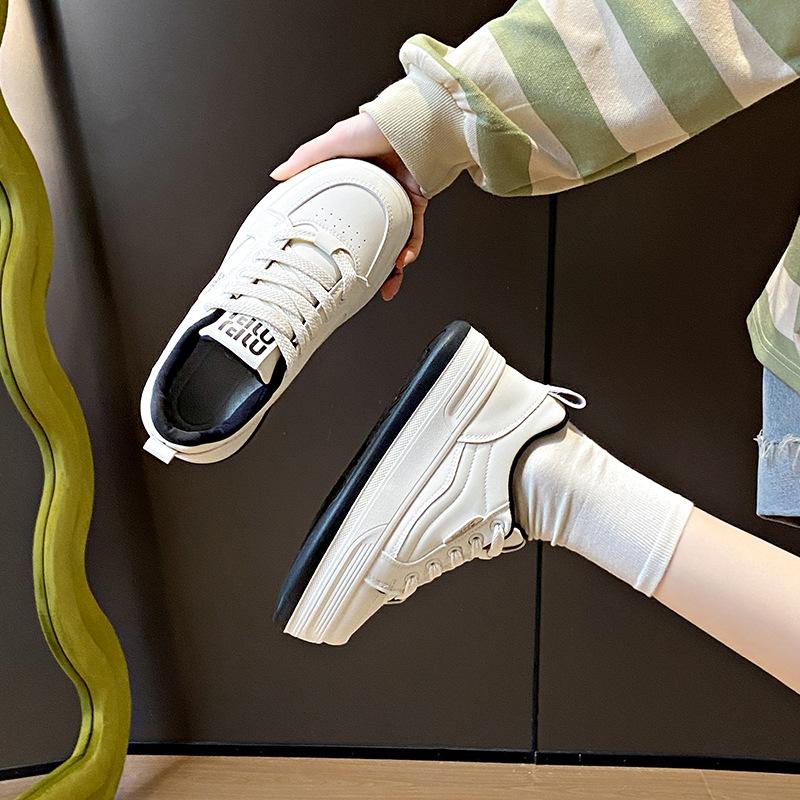 2025 little white shoes women's spring new Korean version ins female students' leisure sports versatile board shoes street auction Y8613