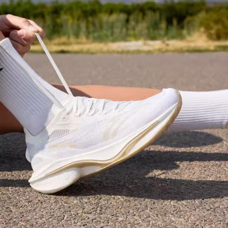 Anta Fashionable Comfortable Simple Versatile Shock Absorbing Non-Slip Breathable Low-Top Running Shoes Men Sneaker White 112425584S-1