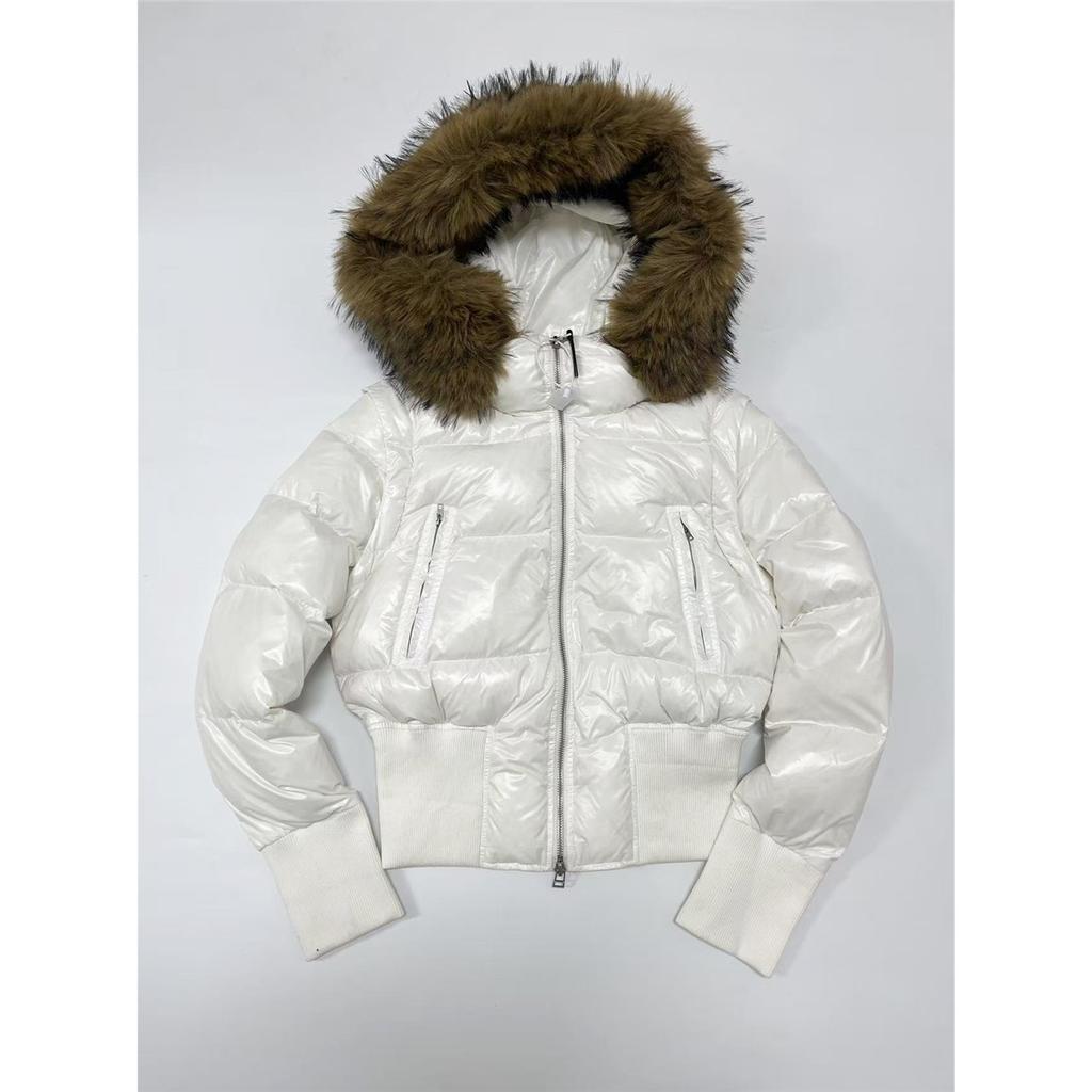 Women's Slim-Fit Down Jacket — New for Winter 2026 (Features detachable fur collar; filled with 90% white duck down)