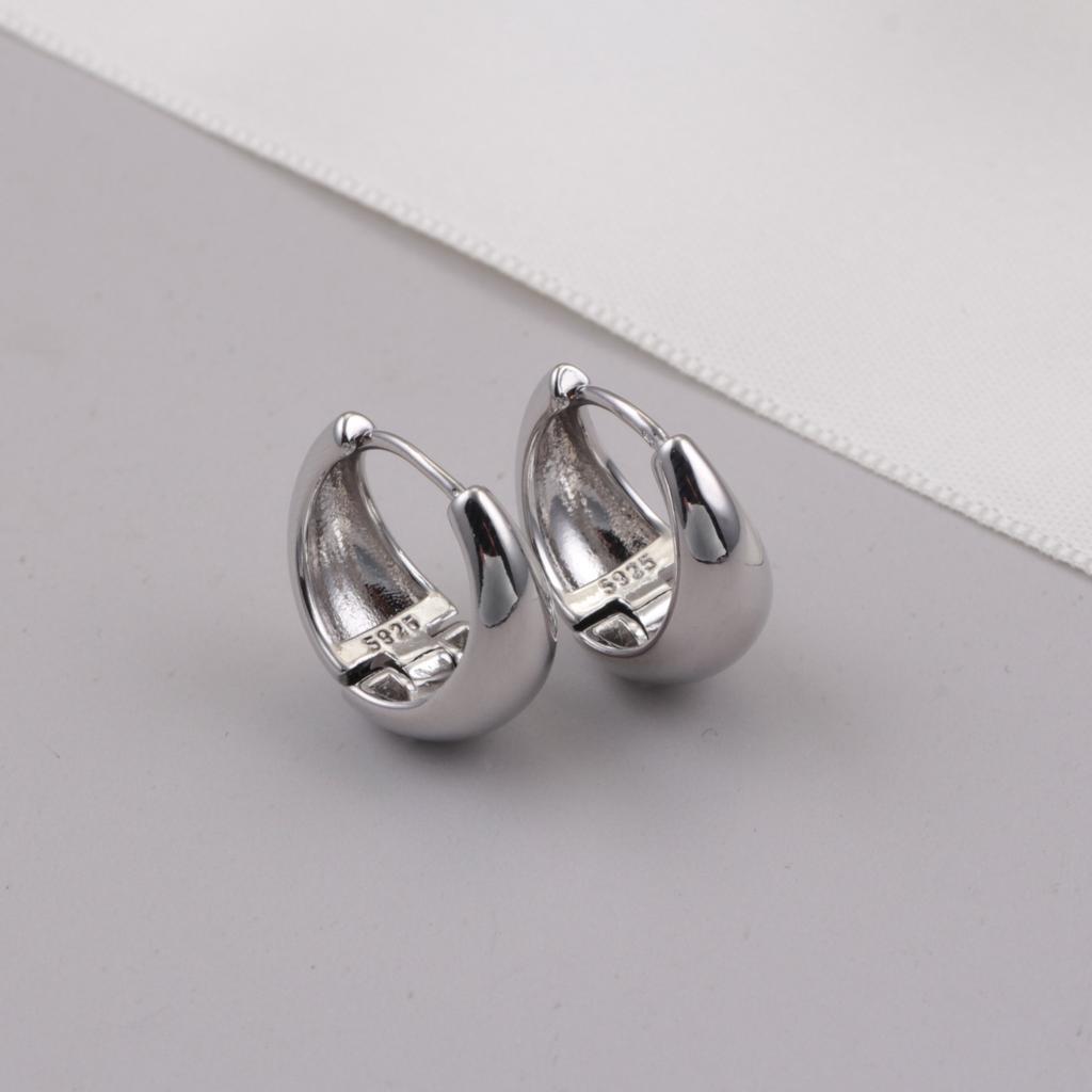 925 Sterling copper Droplet Shaped European And American Elegant And Simple Temperament Suitable For Girls To wear