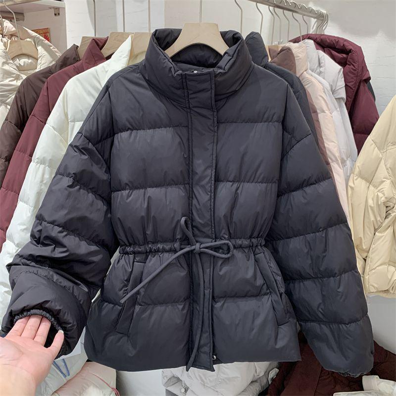 

Женская зимняя куртка в европейском стиле с белым утиным пухом, кулиской, воротником-стойкой и длинными рукавами M (95-110 lbs) чёрный