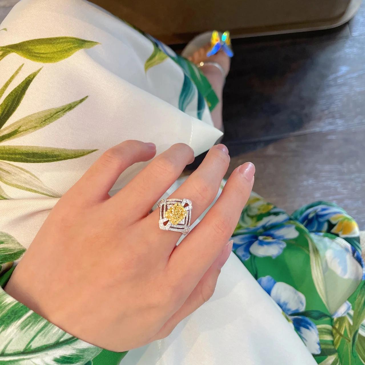 

Bright Colored Treasure Rhombus Yellow Diamond Ring For Women, Light Luxury Open Ring Full Of Zircon Temperament Jewelry Gifts Adjustable opening