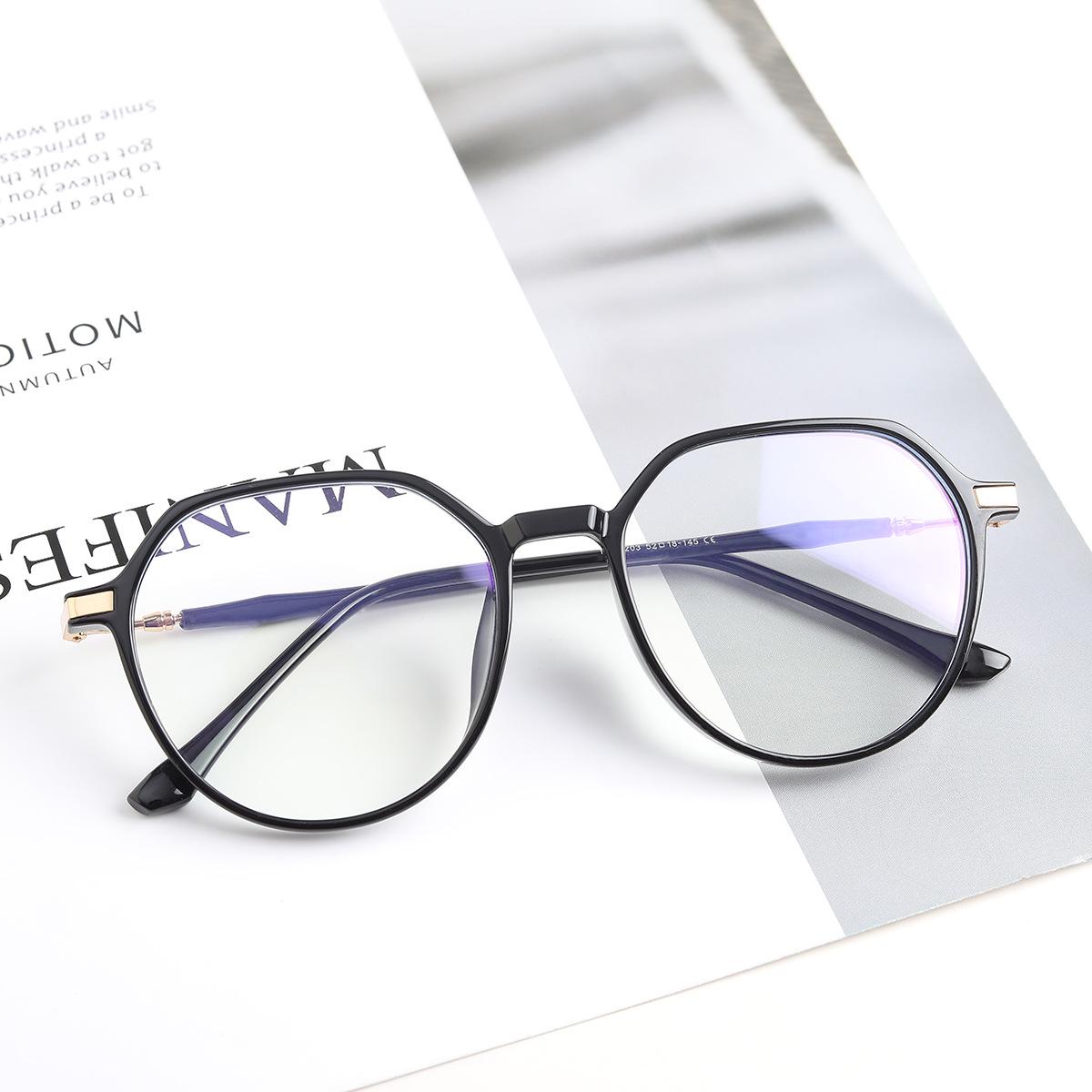 

Xunge TR75203 Oval Transparent Student Glasses with TR90 Flat Lens